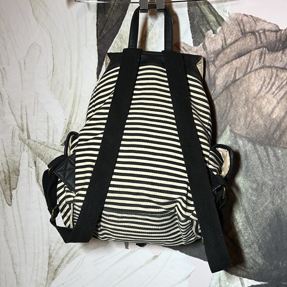 Madden Girl Backpack - Picture 5 of 8